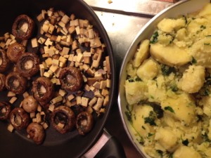 Petersilkartoffeln mit Champignons und Räuchertofu